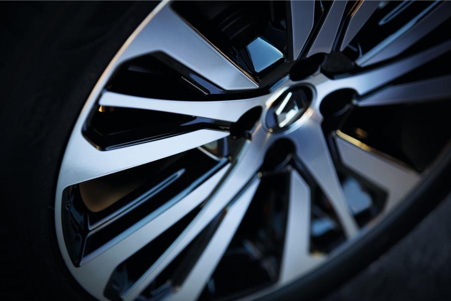 Колеса Renault Captur 2017 года  (WW) (фото 27 из 149)